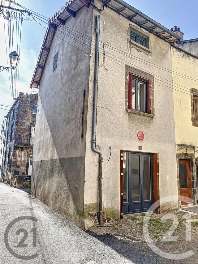 maison à louer - 3 pièces - 58.0 m2 - VOLVIC - 63 - AUVERGNE - Century 21 Agence Girard