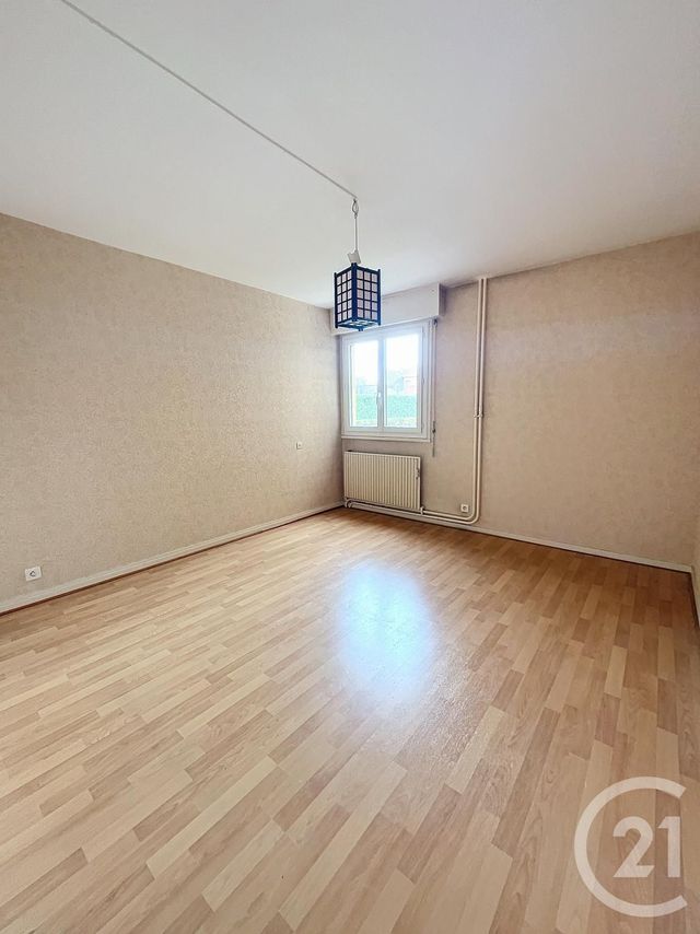 Appartement à vendre - 3 pièces - 56.39 m2 - RIOM - 63 - AUVERGNE - Century 21 Agence Girard